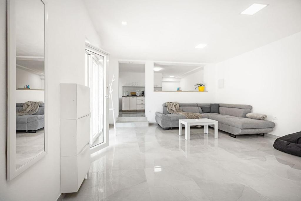 Apartment Olive Garden Near Pula 3 Km From Center And Only 4 Km From The Beach For 4 Persons מראה חיצוני תמונה