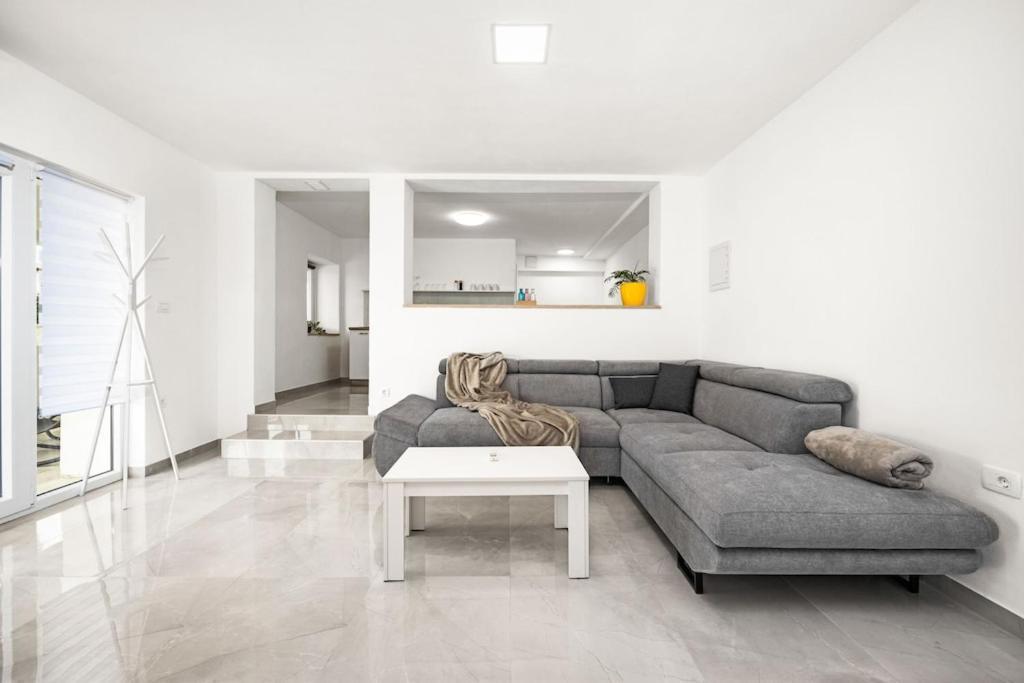Apartment Olive Garden Near Pula 3 Km From Center And Only 4 Km From The Beach For 4 Persons מראה חיצוני תמונה