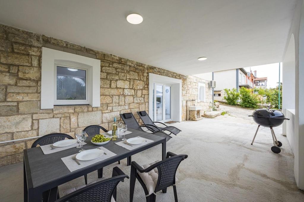 Apartment Olive Garden Near Pula 3 Km From Center And Only 4 Km From The Beach For 4 Persons מראה חיצוני תמונה